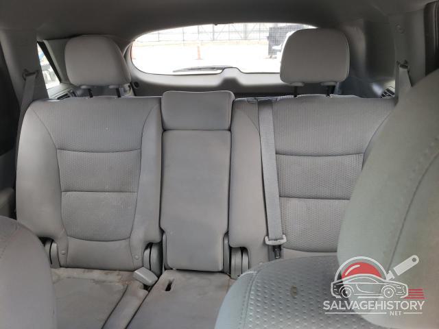 5XYKTDA25BG045228 2011 KIA SORENTO photo no. 10
