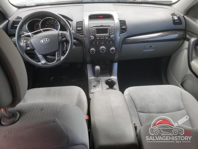 5XYKTDA25BG045228 2011 KIA SORENTO photo no. 8