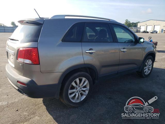 5XYKU3A1XBG012076 2011 KIA SORENTO photo no. 3