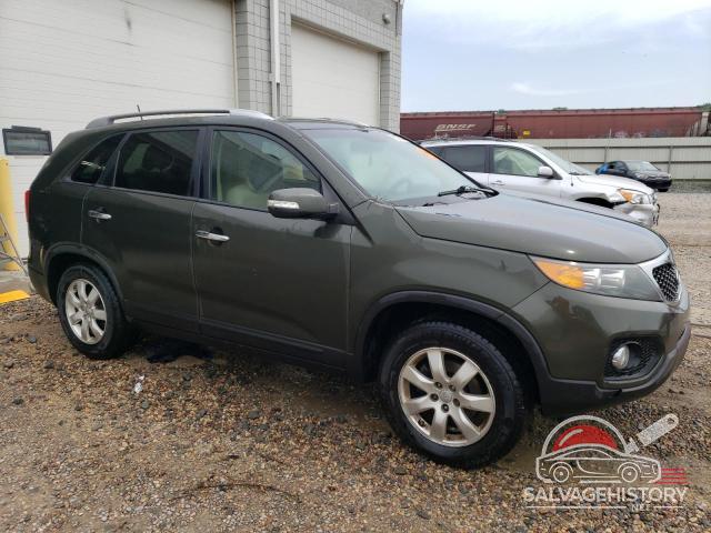 5XYKT3A6XDG332421 2013 KIA SORENTO photo no. 4
