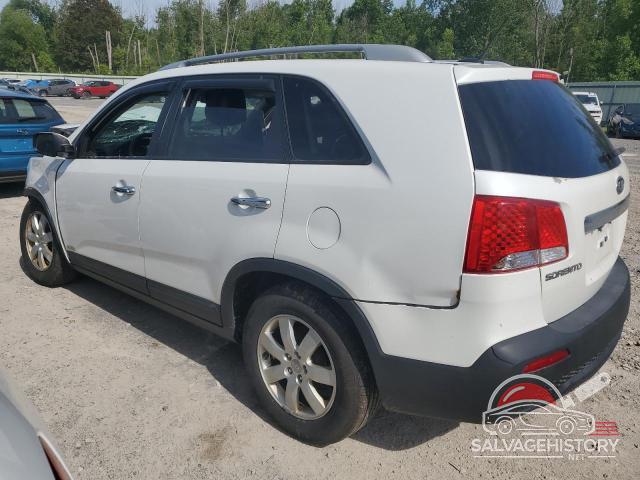 5XYKTDA21DG364032 2013 KIA SORENTO photo no. 2