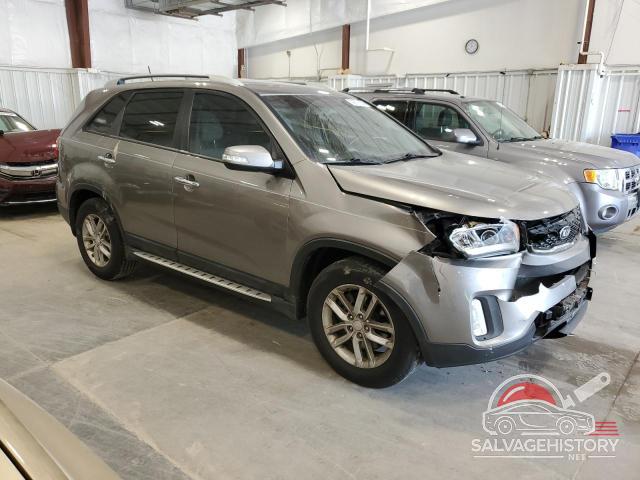 5XYKT3A69FG588410 2015 KIA SORENTO photo no. 4