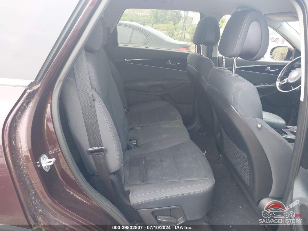 5XYPGDA31GG082805 2016 KIA SORENTO photo no. 8