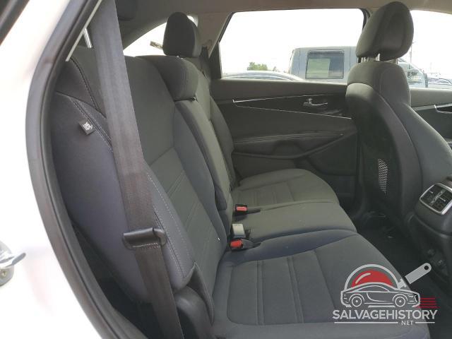 5XYPGDA34GG102349 2016 KIA SORENTO photo no. 11
