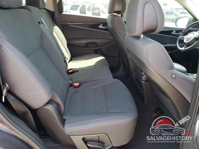 5XYPGDA54GG029680 2016 KIA SORENTO photo no. 11