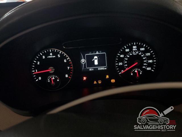 5XYPG4A3XHG294930 2017 KIA SORENTO photo no. 9