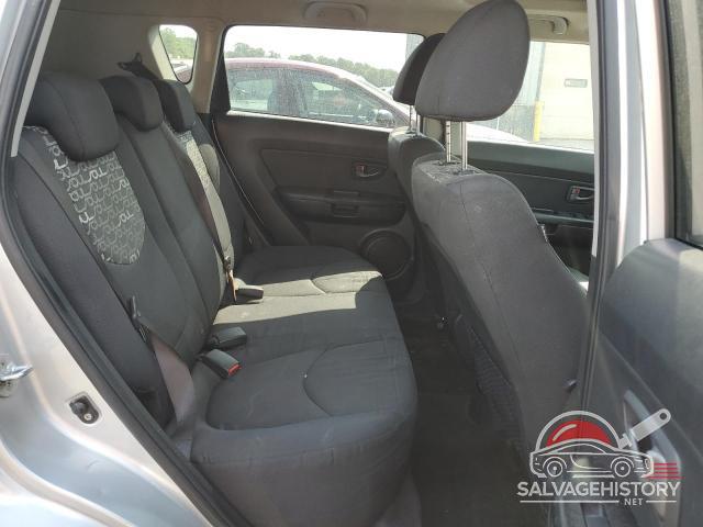 KNDJT2A27A7703935 2010 KIA SOUL photo no. 11
