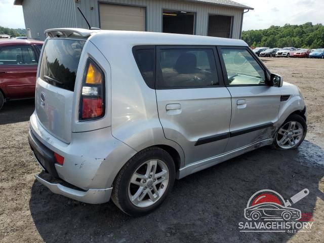 KNDJT2A27A7703935 2010 KIA SOUL photo no. 3