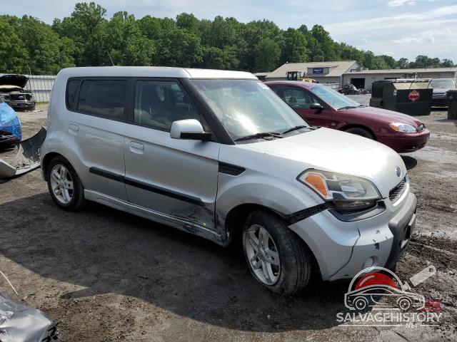 KNDJT2A27A7703935 2010 KIA SOUL photo no. 4