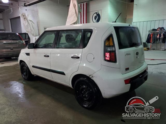 KNDJT2A14B7704355 2011 KIA SOUL photo no. 2