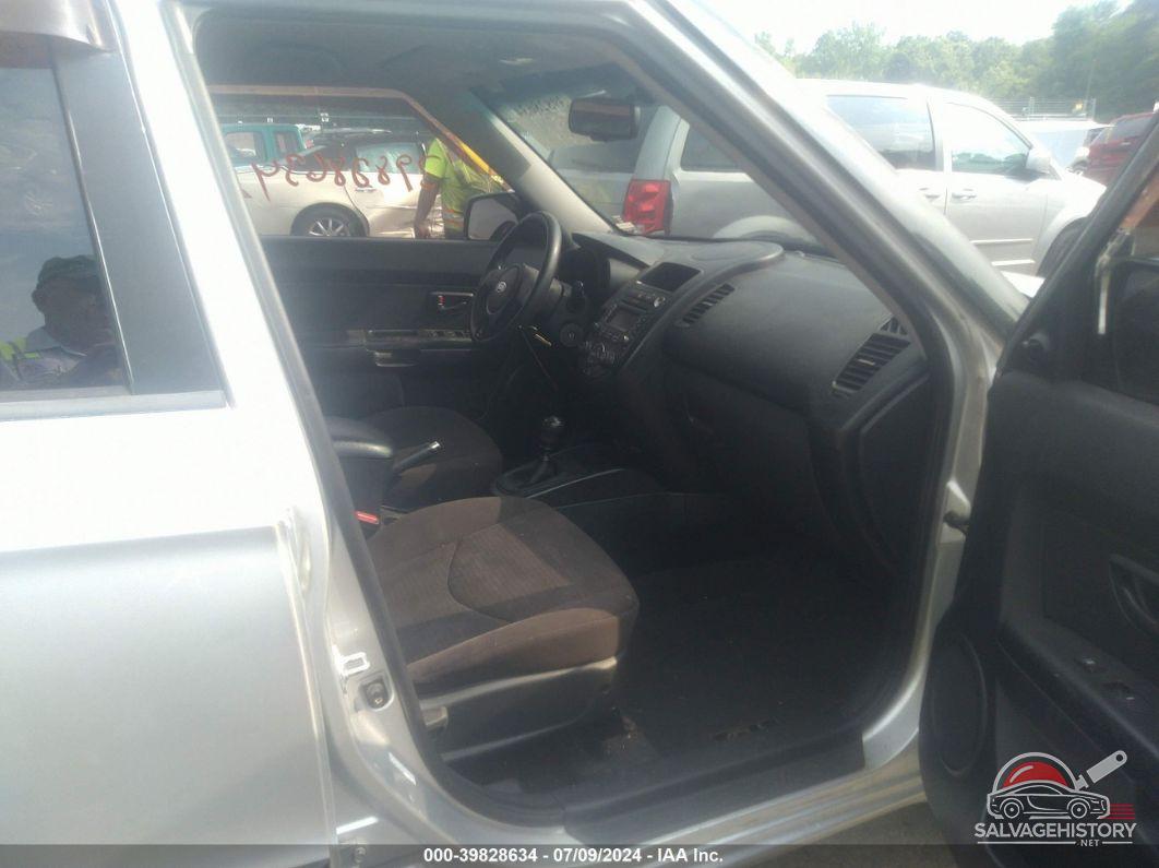 KNDJT2A50C7384987 2012 KIA SOUL photo no. 5