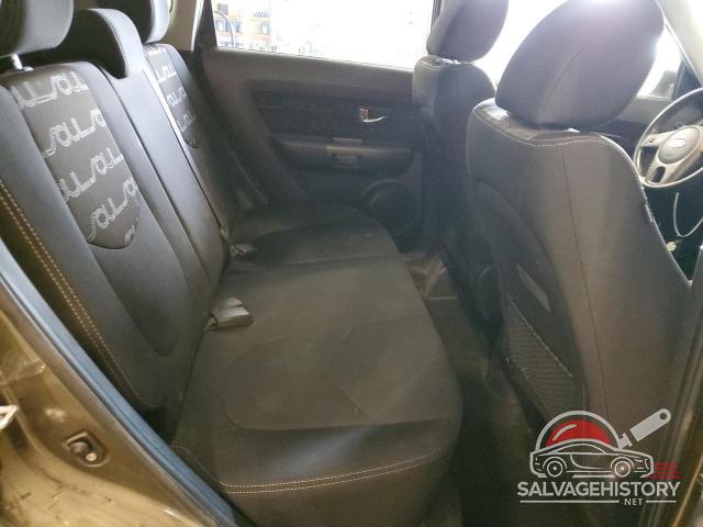 KNDJT2A62C7470519 2012 KIA SOUL photo no. 10