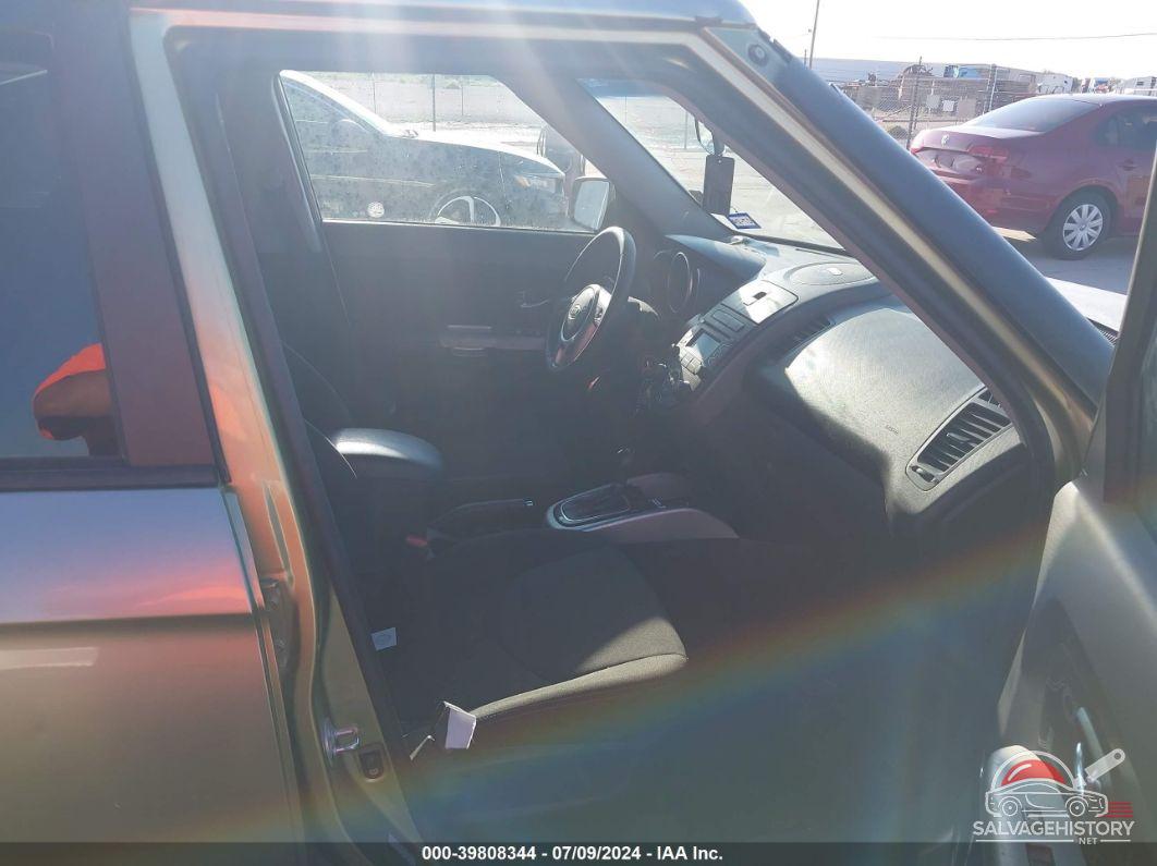 KNDJT2A66C7391824 2012 KIA SOUL photo no. 5
