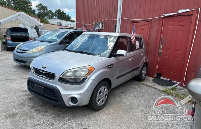 KNDJT2A51D7494965 2013 KIA SOUL photo no. 2