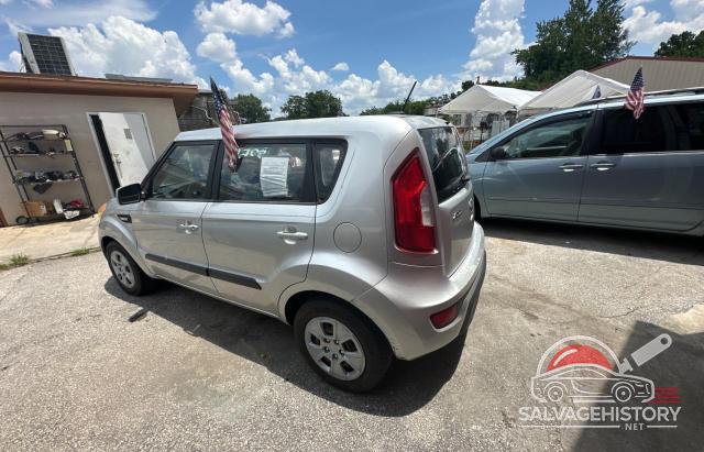 KNDJT2A51D7494965 2013 KIA SOUL photo no. 3