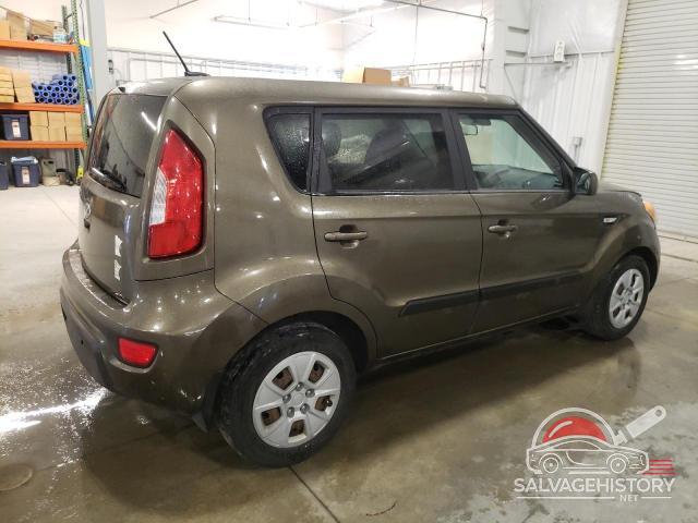 KNDJT2A52D7532641 2013 KIA SOUL photo no. 3