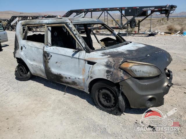 KNDJT2A54D7531460 2013 KIA SOUL photo no. 4