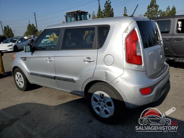 KNDJT2A59D7500835 2013 KIA SOUL photo no. 2