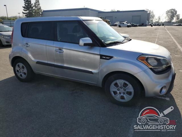 KNDJT2A59D7500835 2013 KIA SOUL photo no. 4