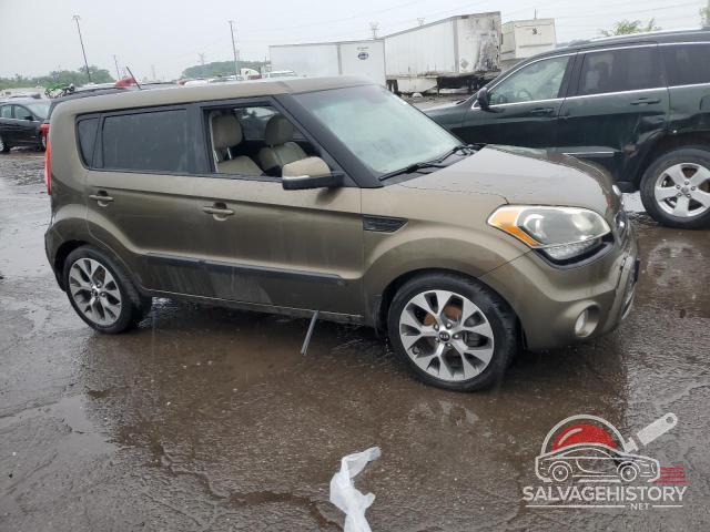 KNDJT2A68D7577253 2013 KIA SOUL photo no. 4