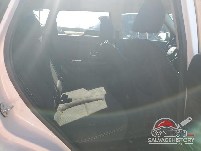 KNDJP3A59E7099072 2014 KIA SOUL photo no. 10