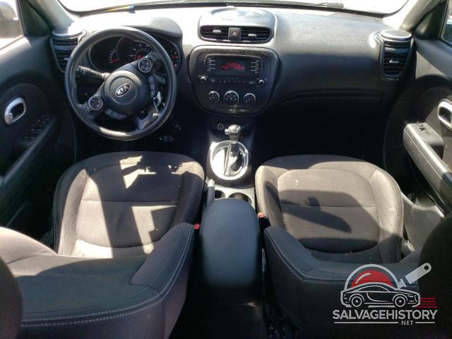 KNDJN2A21F7210530 2015 KIA SOUL photo no. 8