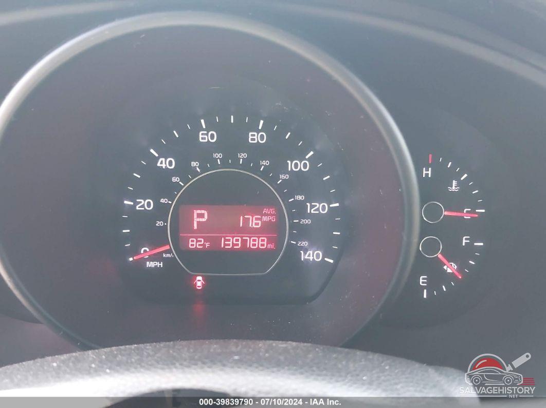 KNDJN2A23F7172640 2015 KIA SOUL photo no. 7