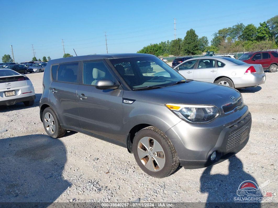 KNDJN2A25F7140692 2015 KIA SOUL photo no. 9
