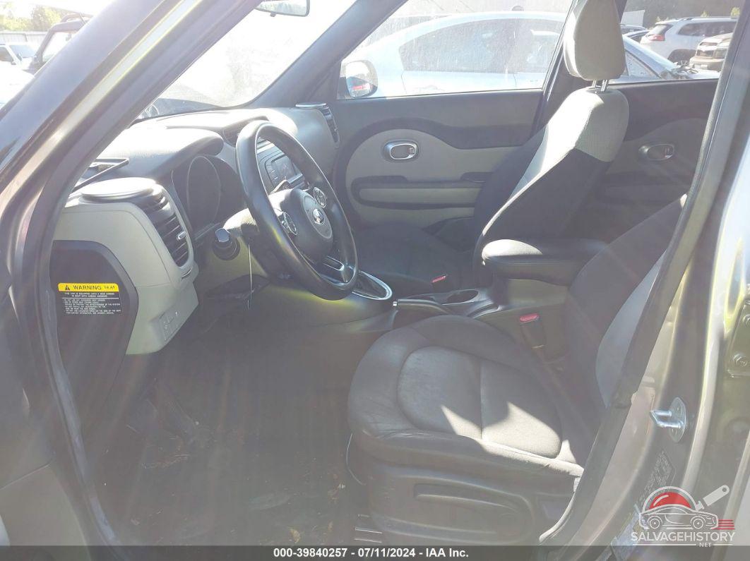 KNDJN2A25F7140692 2015 KIA SOUL photo no. 5
