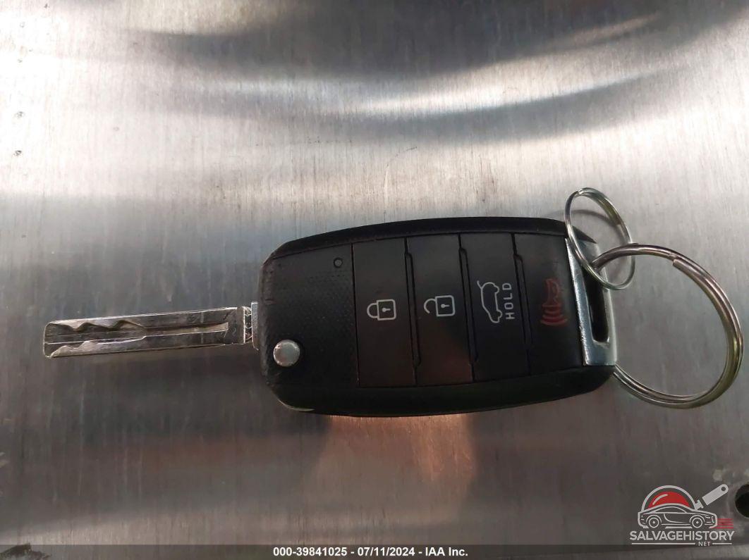 KNDJN2A25F7780580 2015 KIA SOUL photo no. 11