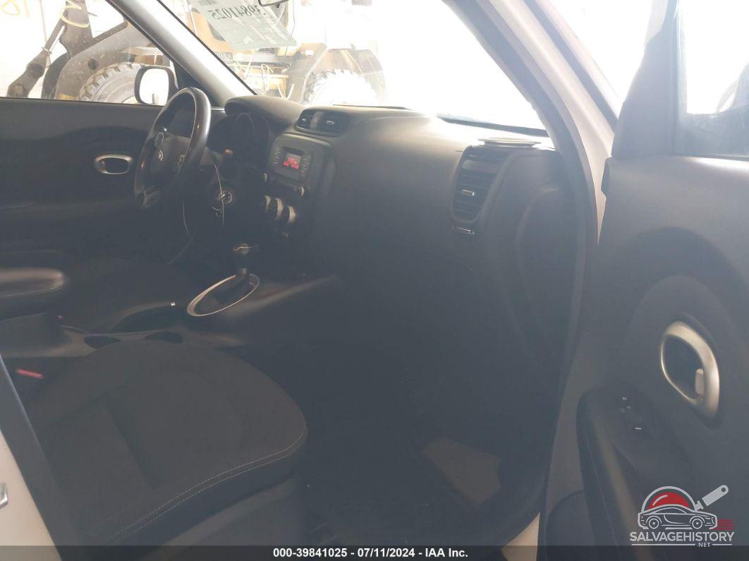 KNDJN2A25F7780580 2015 KIA SOUL photo no. 5