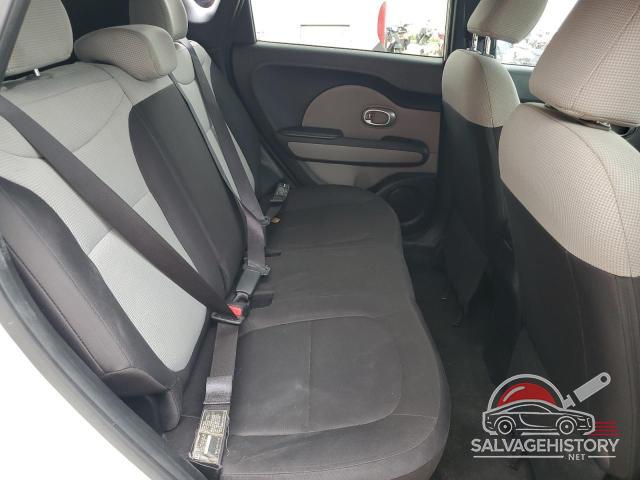 KNDJN2A29F7192309 2015 KIA SOUL photo no. 10