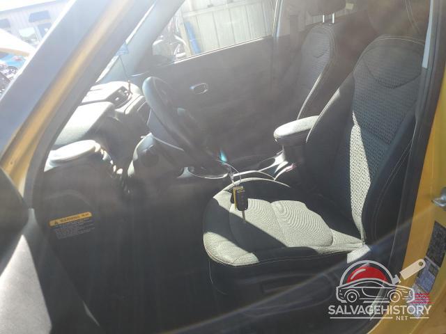 KNDJP3A51F7113984 2015 KIA SOUL photo no. 7