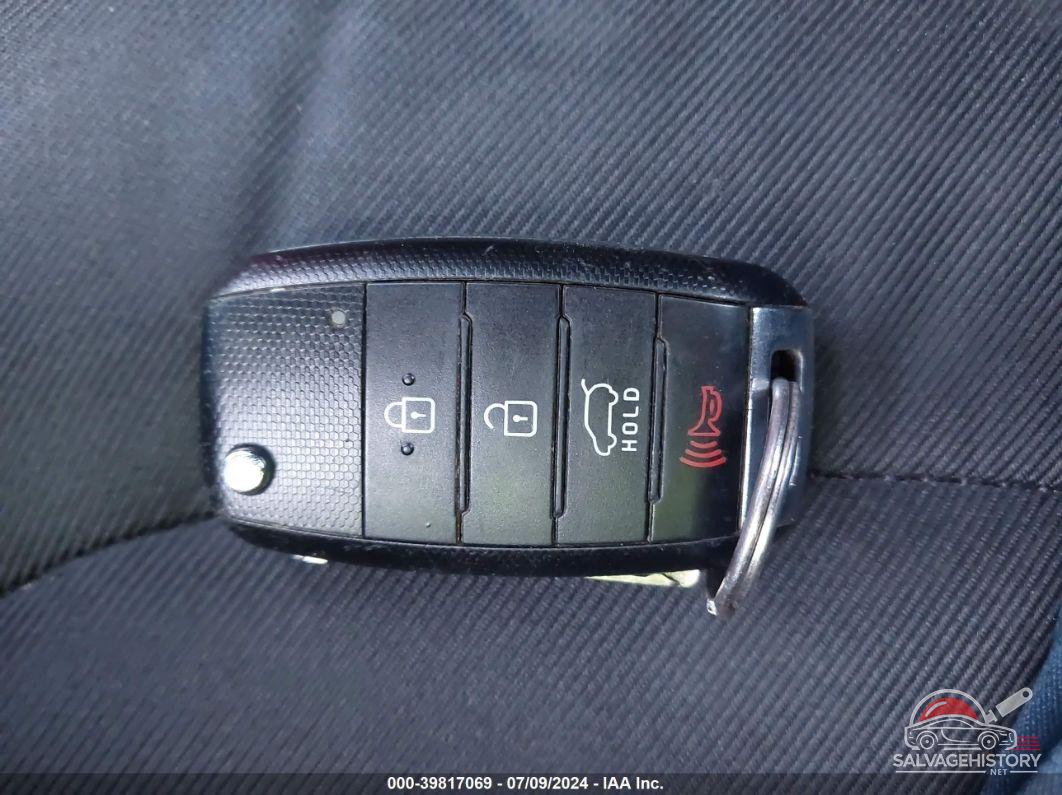 KNDJP3A51F7774737 2015 KIA SOUL photo no. 11