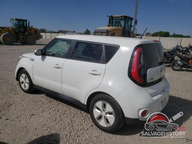KNDJP3AE9F7001952 2015 KIA SOUL photo no. 2