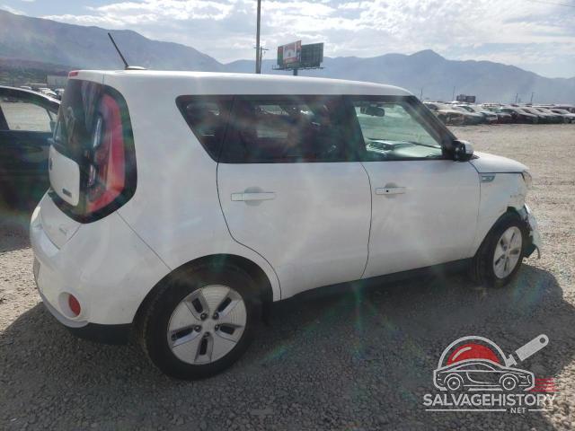 KNDJP3AE9F7001952 2015 KIA SOUL photo no. 3