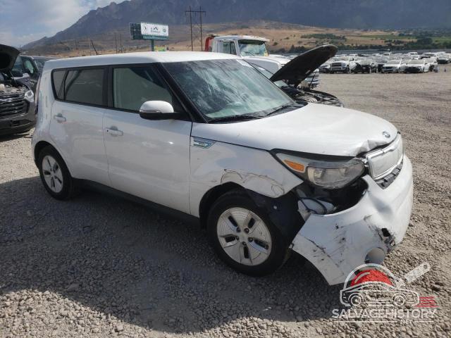 KNDJP3AE9F7001952 2015 KIA SOUL photo no. 4