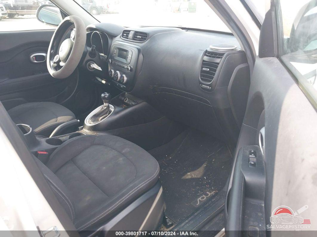 KNDJN2A23G7400010 2016 KIA SOUL photo no. 5