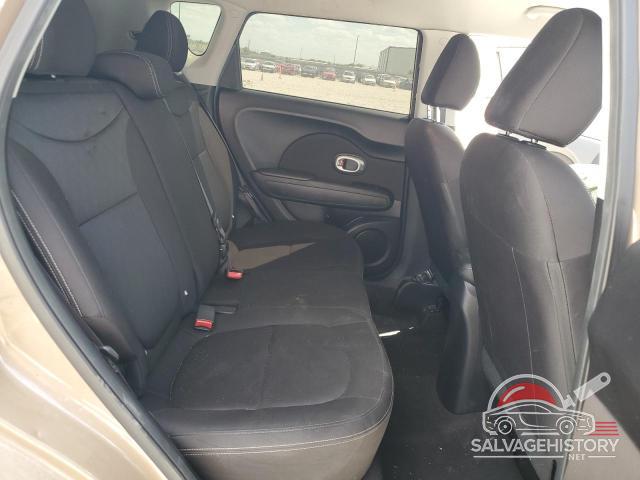 KNDJN2A24G7268505 2016 KIA SOUL photo no. 10