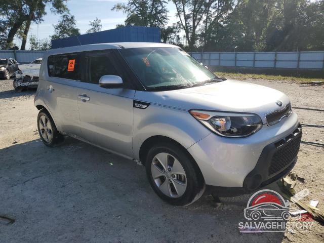 KNDJN2A26G7859063 2016 KIA SOUL photo no. 4