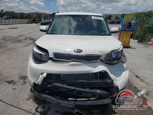 KNDJN2A27G7405582 2016 KIA SOUL photo no. 5