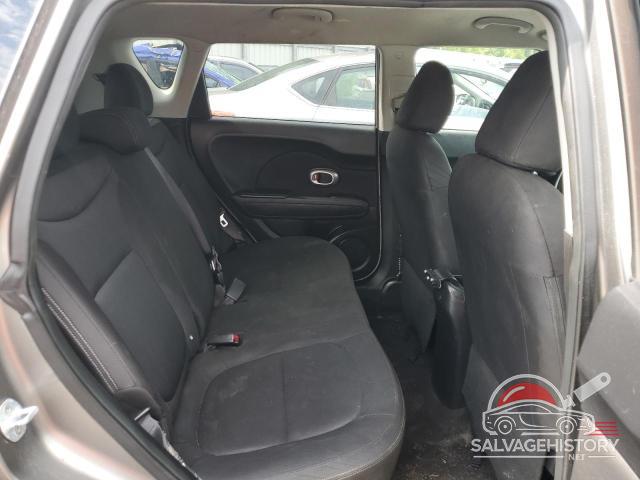 KNDJN2A29G7270900 2016 KIA SOUL photo no. 10
