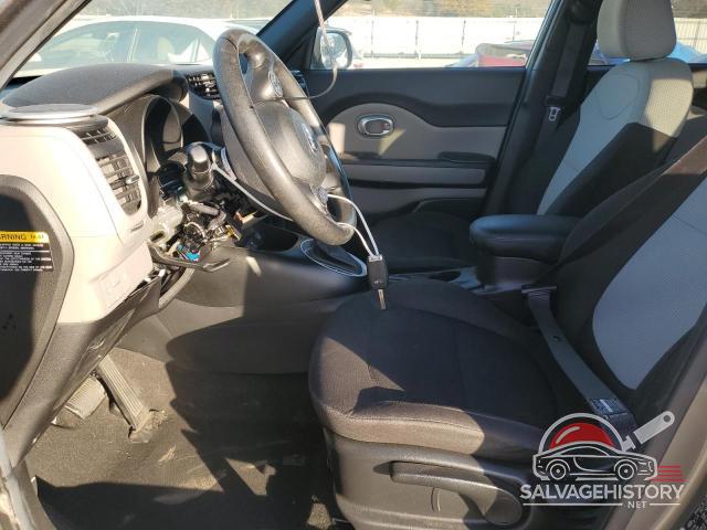 KNDJN2A2XG7408198 2016 KIA SOUL photo no. 7