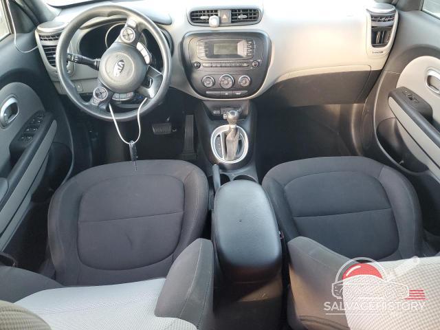 KNDJN2A2XG7408198 2016 KIA SOUL photo no. 8