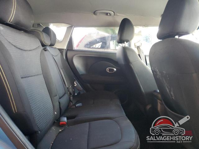 KNDJP3A50G7359460 2016 KIA SOUL photo no. 10