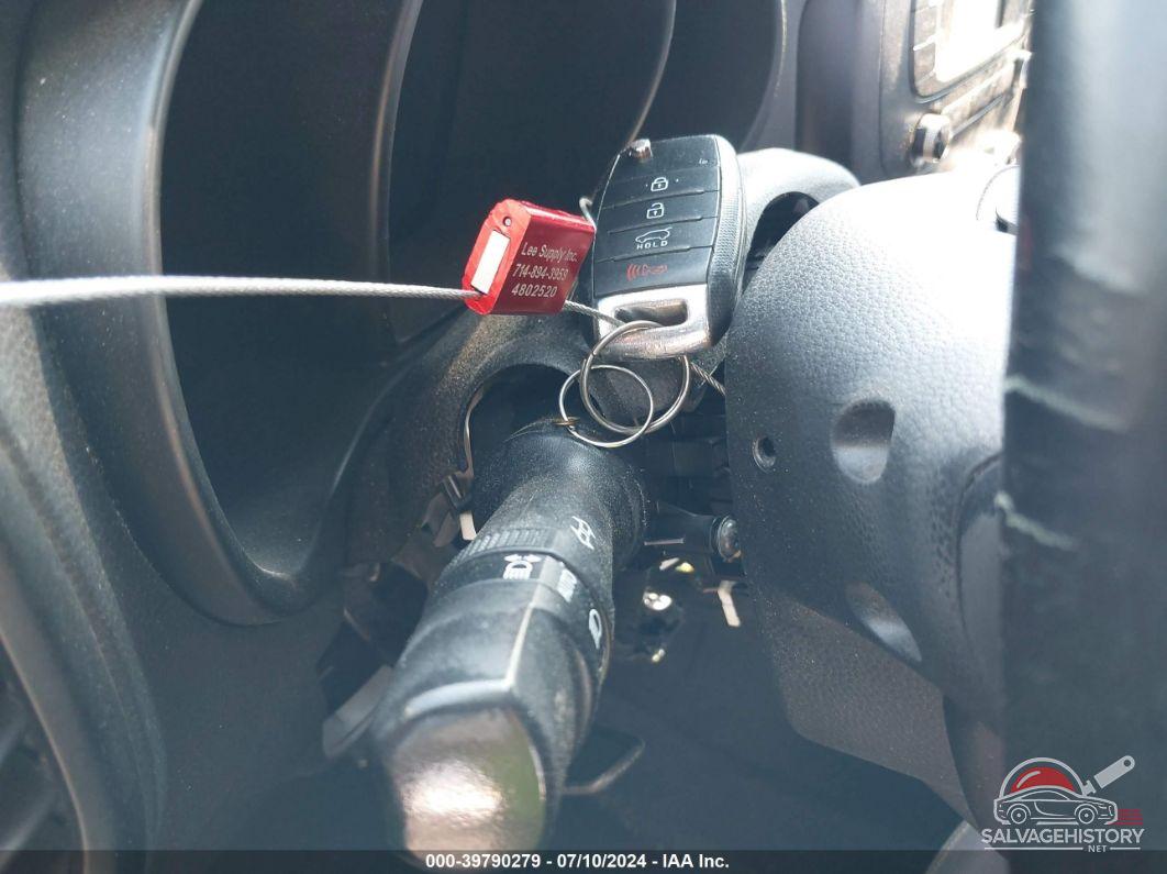 KNDJP3A53G7301360 2016 KIA SOUL photo no. 11