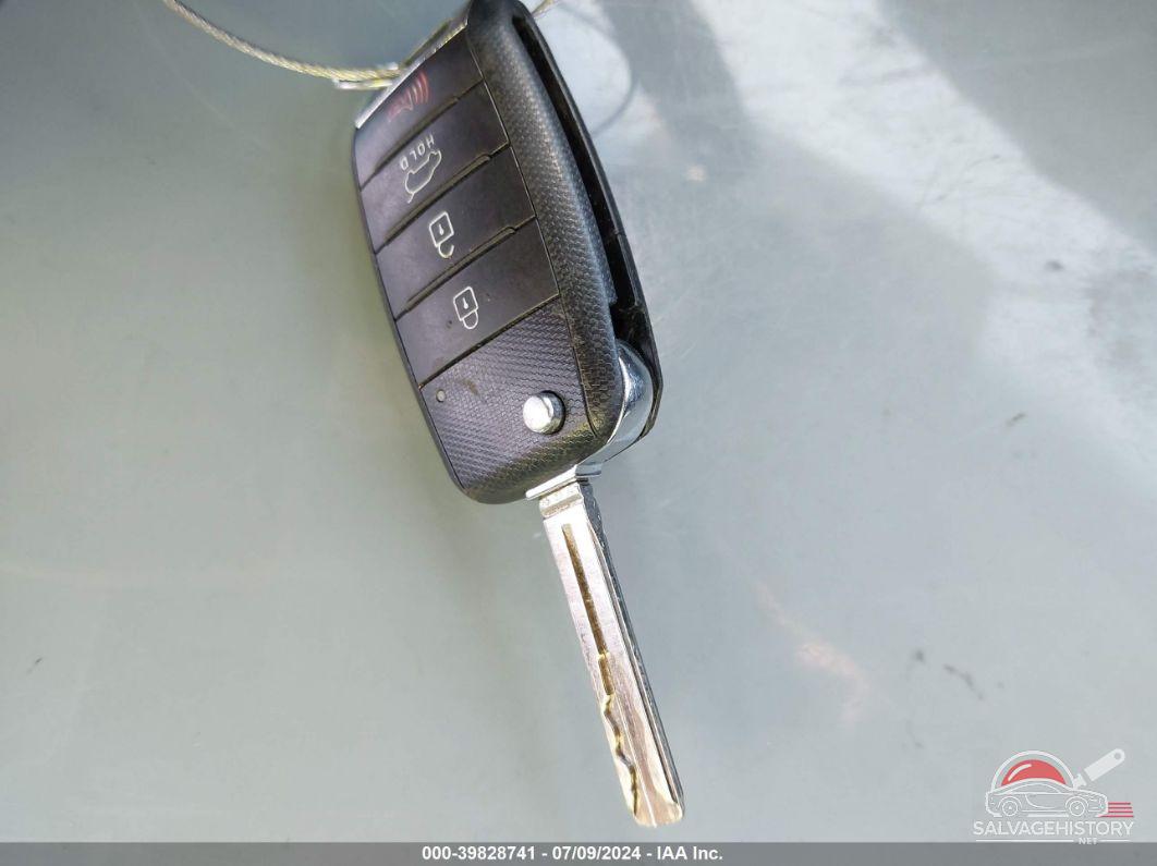 KNDJP3A58G7370142 2016 KIA SOUL photo no. 11