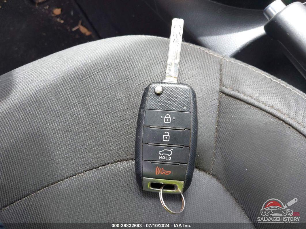 KNDJN2A24H7424575 2017 KIA SOUL photo no. 11