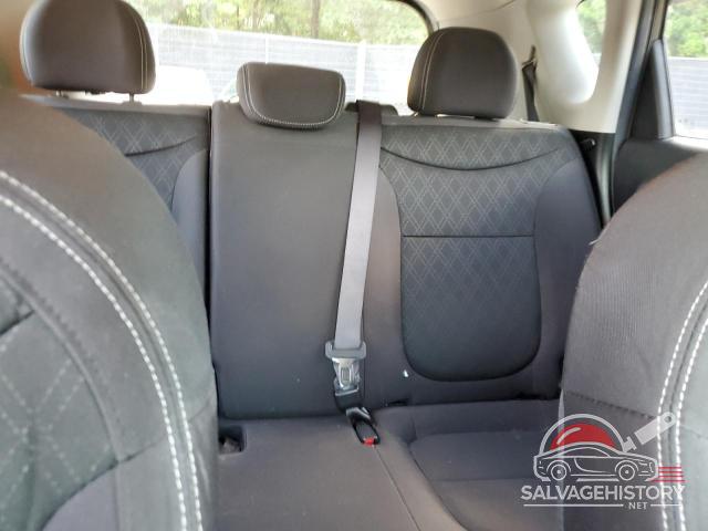 KNDJN2A2XH7421244 2017 KIA SOUL photo no. 10