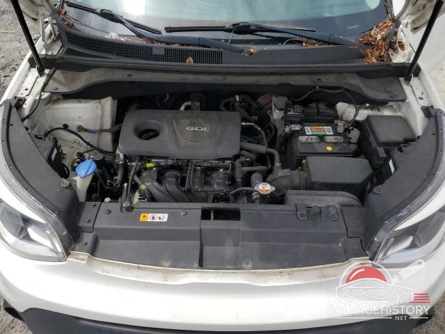 KNDJN2A20J7523478 2018 KIA SOUL photo no. 12